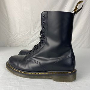 1490 10-Eye Dr. Martens